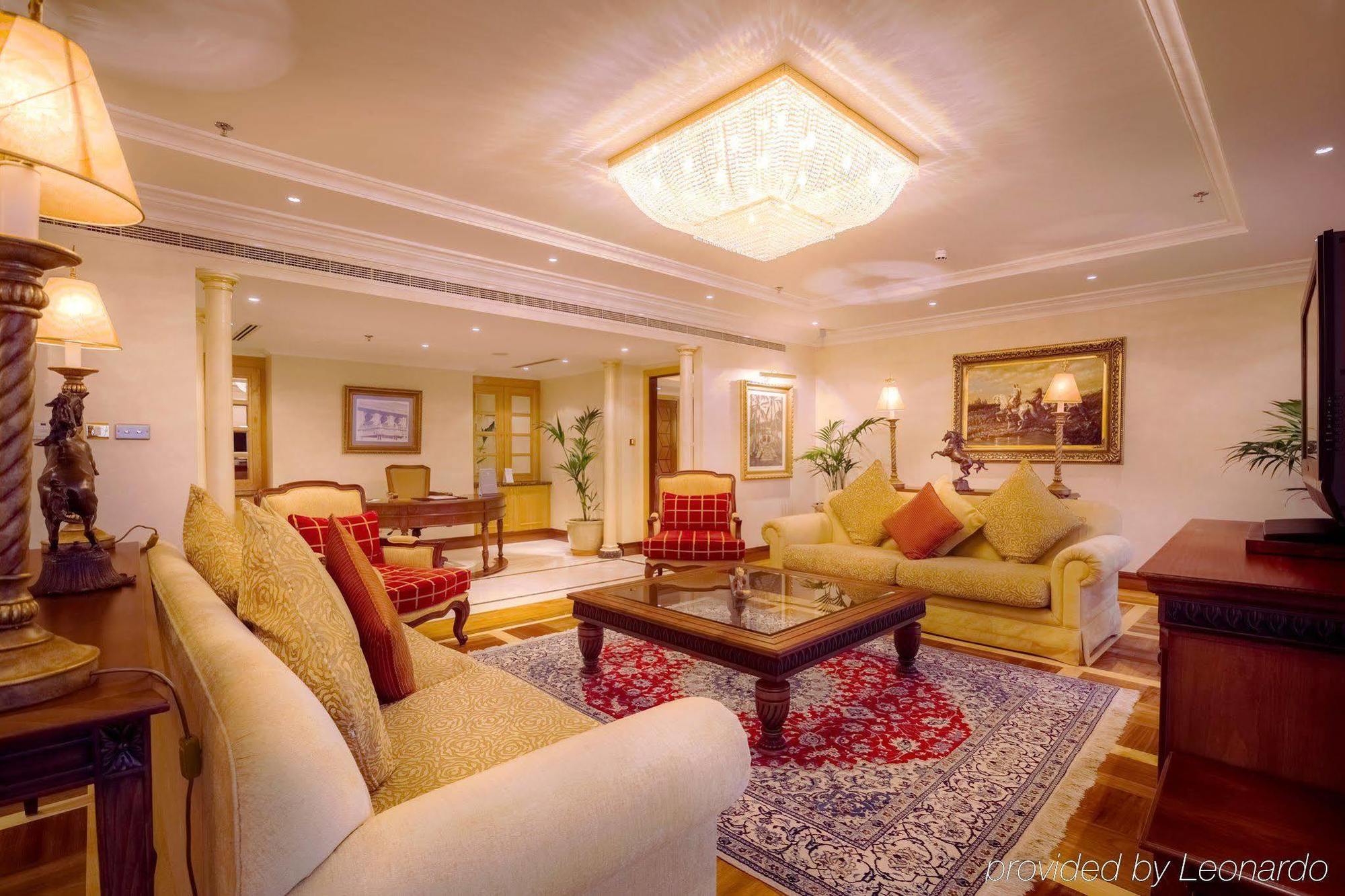 Corniche Hotel Abu Dhabi Quarto foto