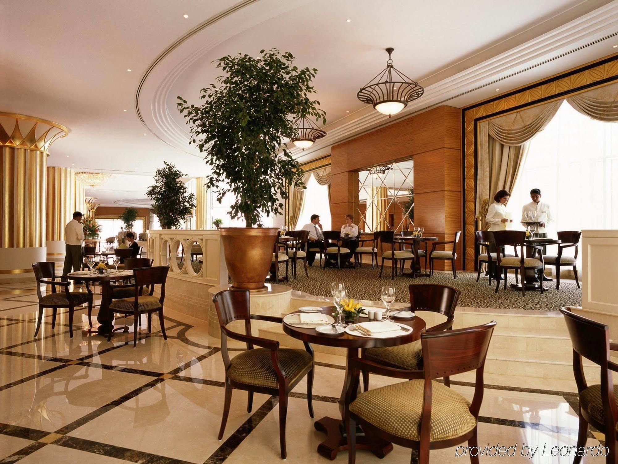 Corniche Hotel Abu Dhabi Instalações foto